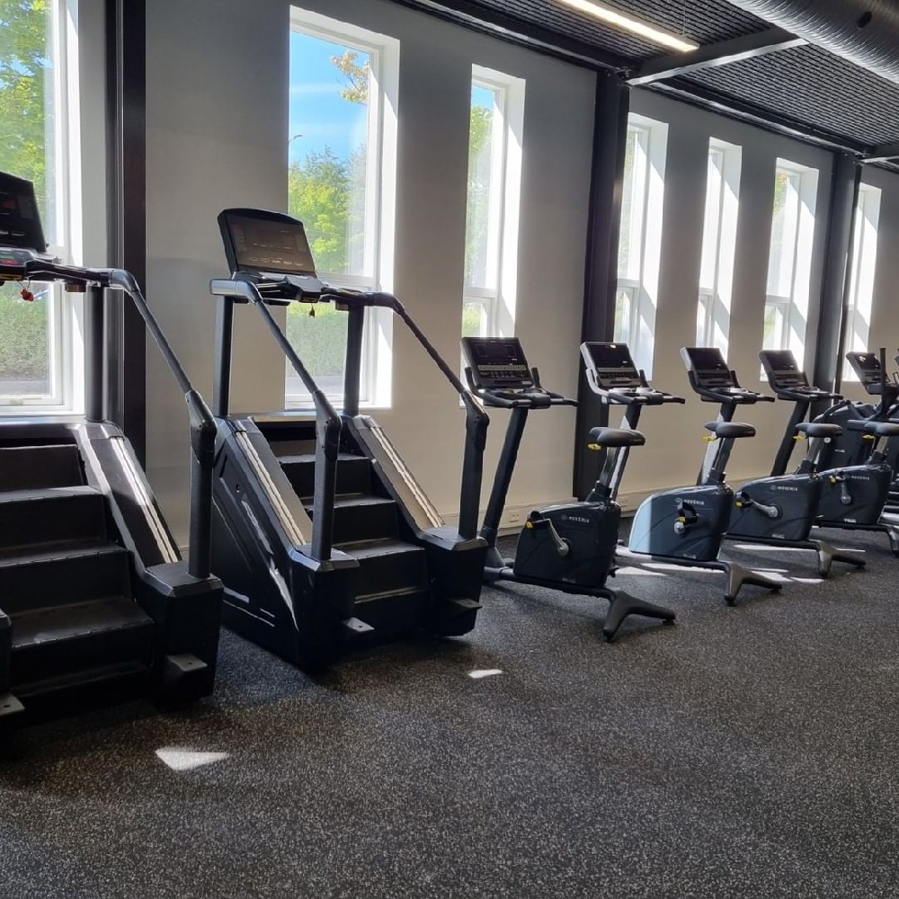 中小型企业健身房设备清单避坑！上海皓衍按需定制，不花冤枉钱